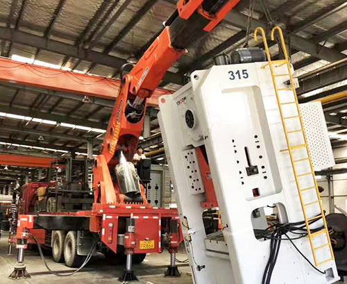 中原镇附近随车吊出租，轻松解决运输难题